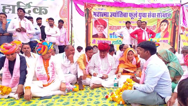 कलश व शोभायात्राओं में गूंजे महात्मा ज्योतिबा फुले के जयकारे