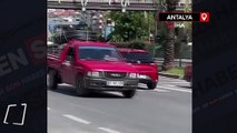 Antalya'da ilginç yol verme kavgası: Ters yöne girip sürücülerle tartıştı