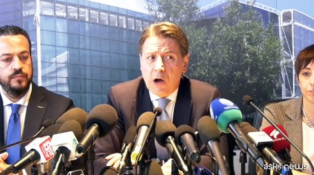 Conte a Bari: Serve fare pulizia, M5S cancella incarichi in Puglia