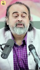 अब बचाने कौन आएगा? || आचार्य प्रशांत