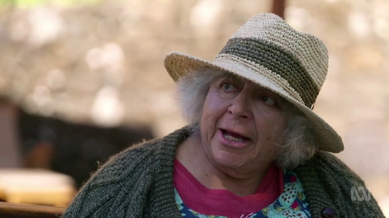 Miriam Margolyes Impossibly Australian S01E02 Byron Bay