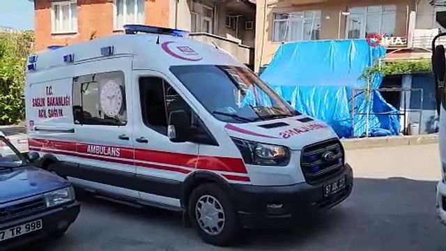 Freni boşalan kamyonet araca çarparak durabildi