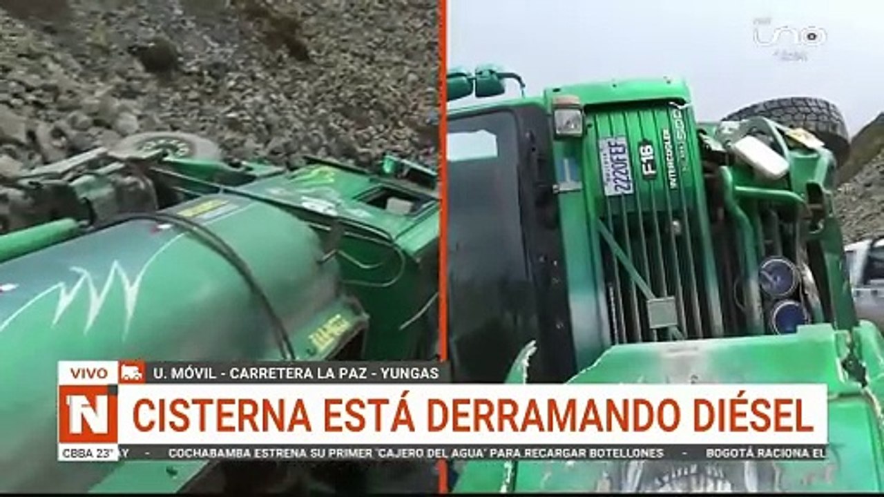 Derrumbe vuelca una cisterna