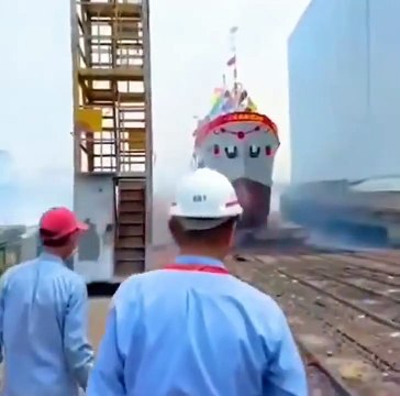 Inauguration de bateau ratée