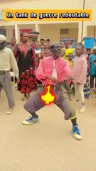 فيديوهات مظحكة | رجل يقدف النيران بشكل غريب