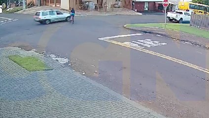 Download Video: Câmera flagra acidente que deixou ciclista ferida no São Cristóvão