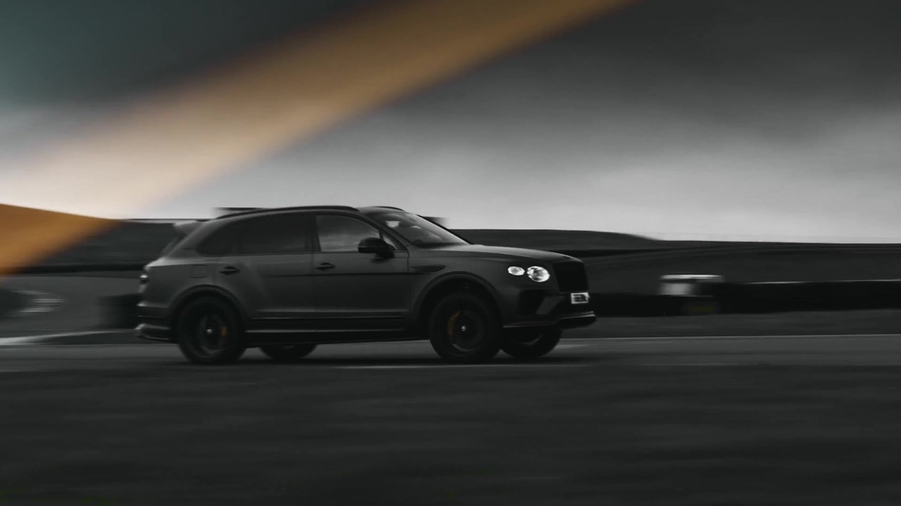 Le ali nere Bentley caratterizzano la Black Edi...