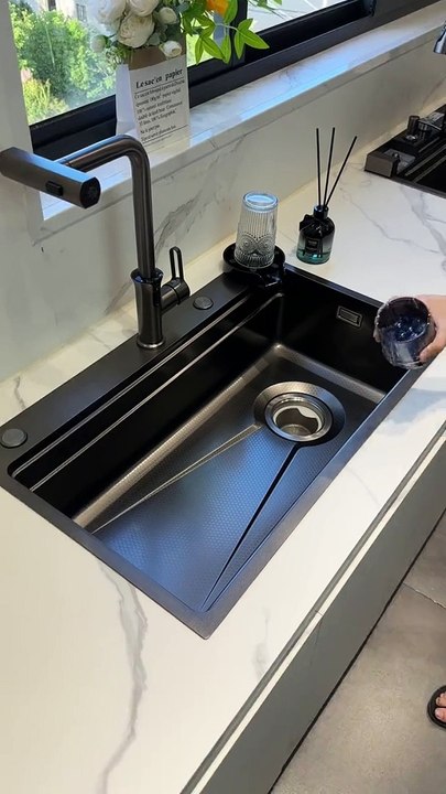 Transform your kitchen with our modern and stylish dishwashing sink.