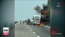 Mueren calcinadas cuatro personas en accidente carretero en Sinaloa