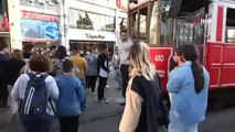 Taksim'de nostaljik tramvay seferleri durduruldu