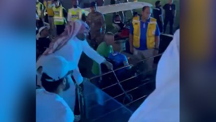 Un aficionado agrede a latigazos a un compañero de Benzema en el Al-Ittihad tras perder la Supercopa