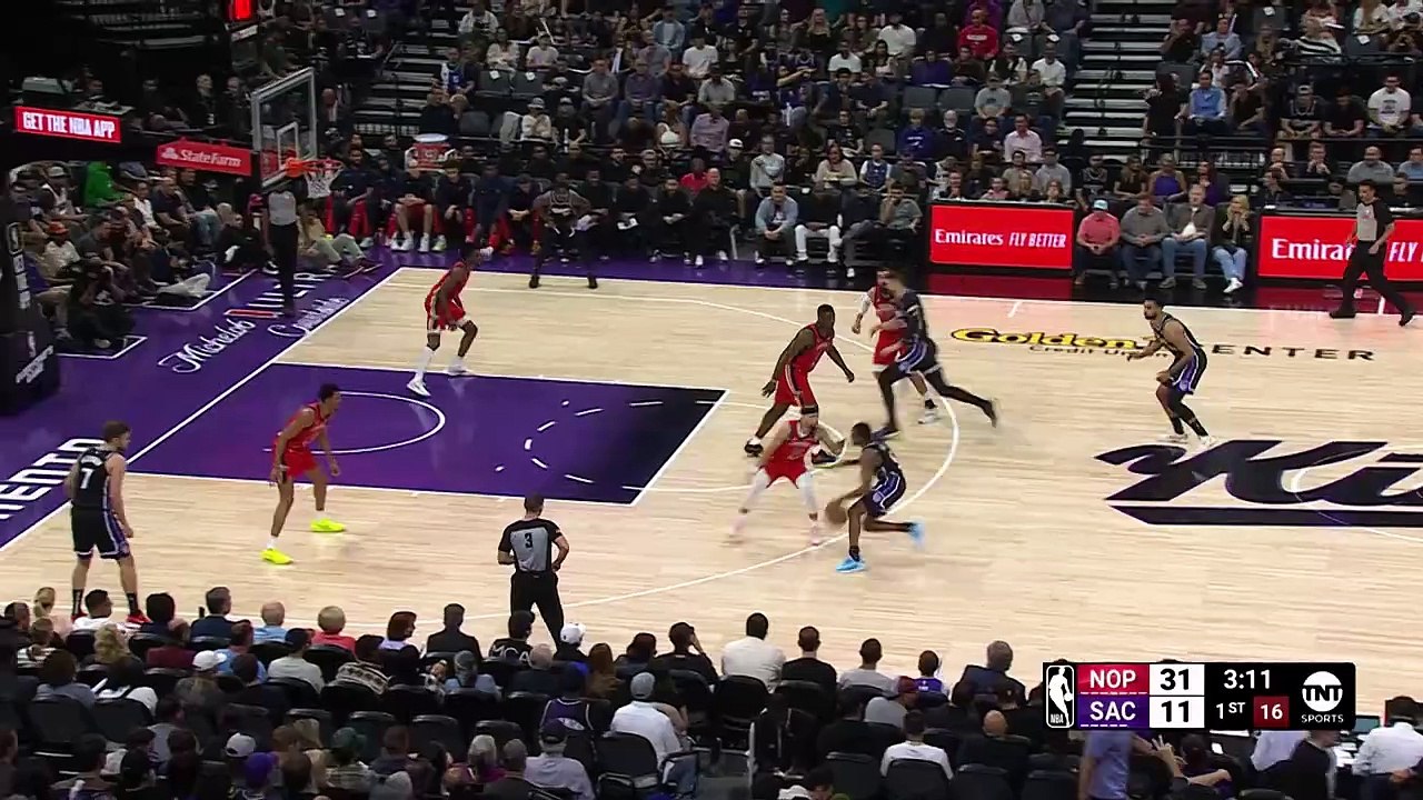 Williamson steals and powers to the rim