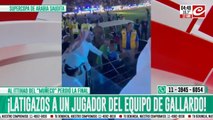 Hincha se enojó con los jugadores de su equipo... ¡y los agarró a latigazos!