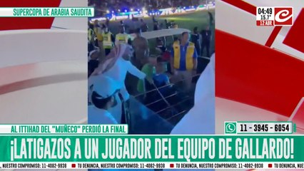 Hincha se enojó con los jugadores de su equipo... ¡y los agarró a latigazos!