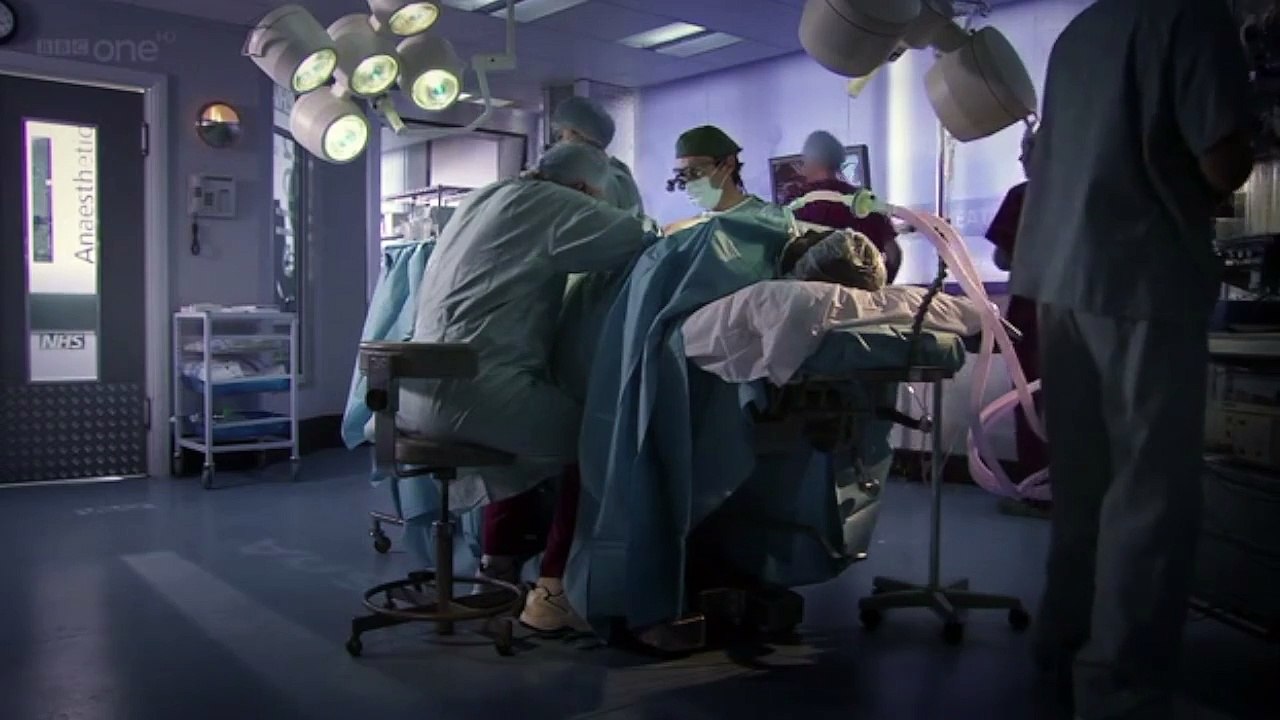 Holby City s13 e13 Hanssen scenes