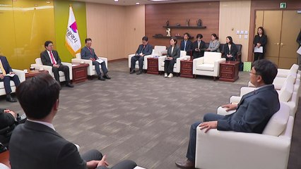 [부산] 국민은행, 부산 장애인복지사업에 1억5천만 원 후원 / YTN