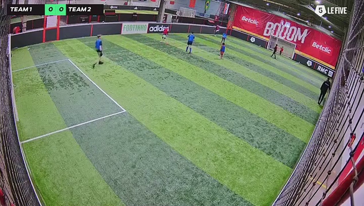 jeremy 12/04 à 11:35 - Football Terrain 5 (LeFive Carrières-sous-Poissy)