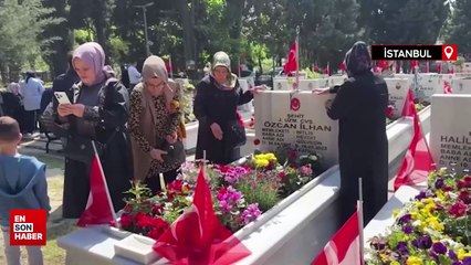 Ramazan Bayramı'nın üçüncü gününde Edirnekapı Şehitliği'ne ziyaretler sürdü