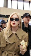 ROSÉ was spotted arriving at Gimpo Airport.