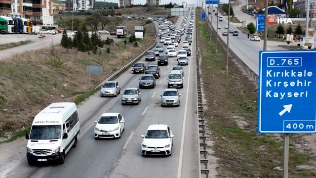 Tatilciler akın akın geri dönüyor: 43 ilin geçiş güzergahı trafik yoğunluğu