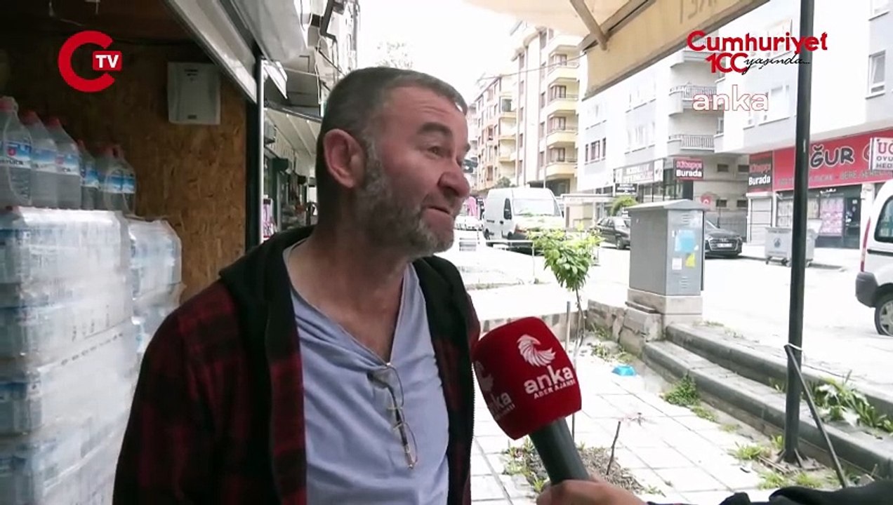 ALTINDAĞ BELEDİYESİ İŞÇİLERİNİN YÜRÜTTÜĞÜ HAK MÜCADELESİNE MAHALLELİ DE DESTEK VERDİ: “GEREKİRSE ALTINDAĞ’IN BÜTÜN ÇÖPÜNÜ BİZ ÇEKERİZ. İŞÇİLERİN HAKKINI KİMSE YİYEMEZ”