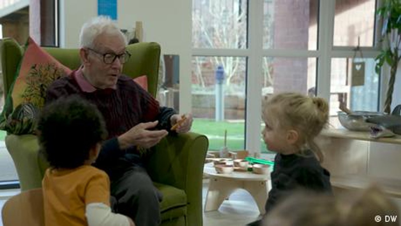 In Großbritannien können Kinder im Altersheim spielen