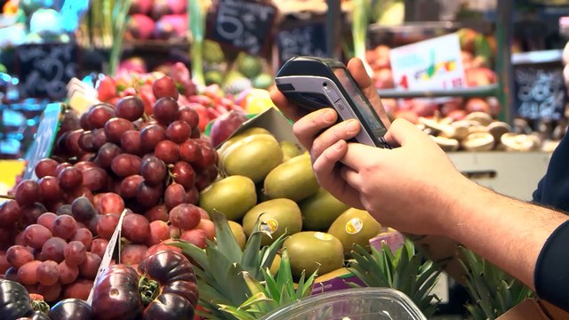 El FMI mejora al 1,9% su previsión de crecimiento para España en 2024 y pide relajar el despido