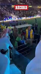 FUTBOLISTA DE AL ITTIHAD AGREDIDO CON UN LÁTIGO POR AFICIONADO EN EL ESTADIO