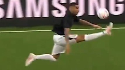 È tornato Kevin Prince: segna un golazo come in Milan-Barcellona