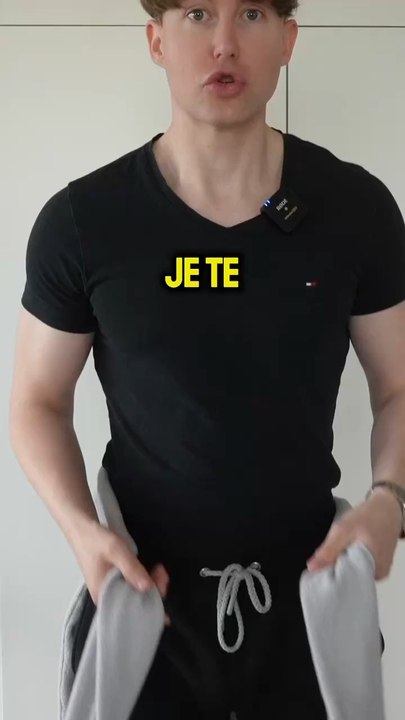 Comment jouer un pull autour de la taille