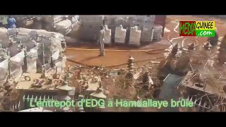 ⭕️❇️_Le_dépôt_des_transformateurs_et_des_câblesde_EDG_à_Hamdallaye_Cepertam_brûle✔️(360p)