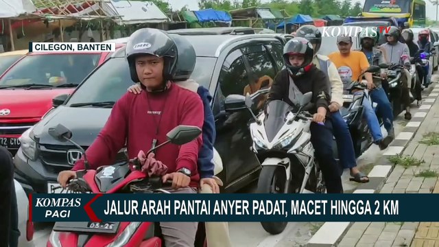 Jalur Arah Pantai Anyer Padat Merayap, Macet hingga 2 Km