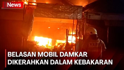Tiga Kios Terbakar, Belasan Unit Mobil Pemadam Kebakaran Dikerahka