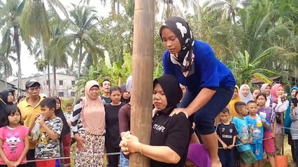 PANJAT PINANG WANITA lucu