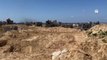 İsrail ordusu Han Yunus'ta bulunan bir mezarlığı buldozerlerle talan etti