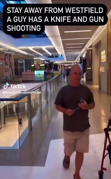 Avustralya'da bir alışveriş merkezinde saldırı: Panik anları kamerada...