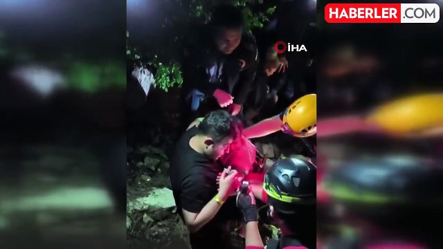 Antalya'da mahsur kalanları kurtarma çalışmaları sürüyor: Kurtarılan bebek ekiplerin ilgi odağı oldu