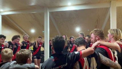 Robins sing team song after win against Saints