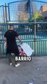 Vean el viral vídeo de un joven patriota arrancando carteles proetarras en Getxo