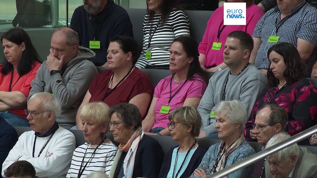 Diskriminierung von trans Personen beenden: Selbstbestimmungsgesetz vor dem Bundestag gefeiert