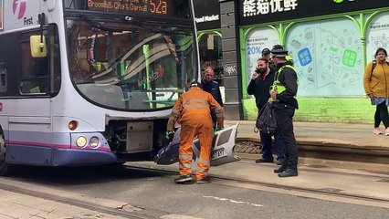 Watch the moment two stuck buses are separated while West Street remains gridlocked