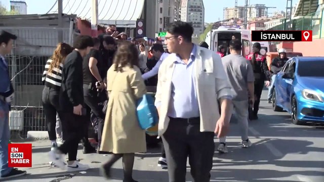 İstanbul Küçükçekmece'de motosiklet yayaların arasına daldı