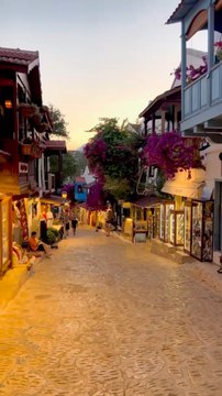 LES PLUS CHARMANTES ruelles de Kas en Turquie [@mustafaozsayann]