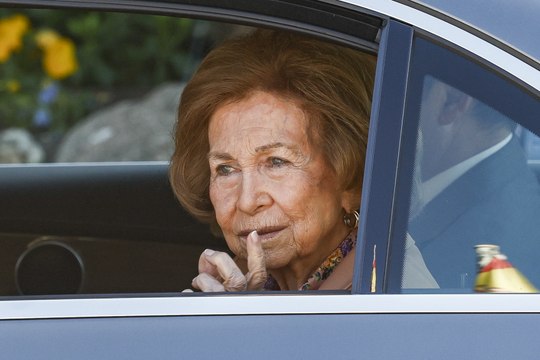 La Reina Sofía recibe el alta hospitalaria tras cuatro días ingresada