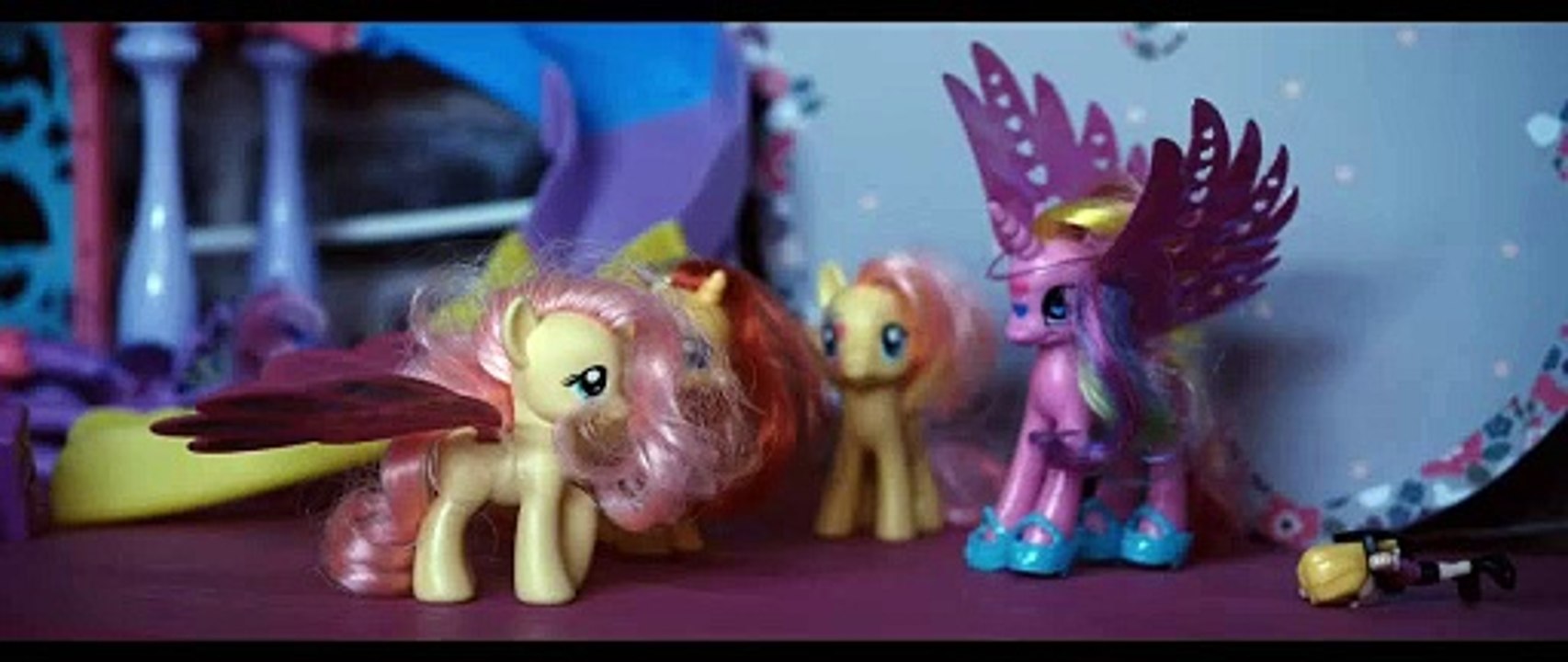 Petite fille Bande-annonce (EN)