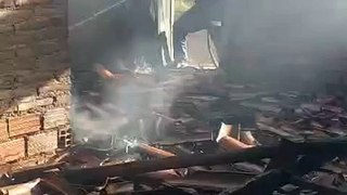 Incêndio destrói casa em AL após homem atear fogo em botijão de gás