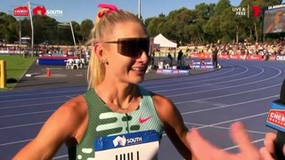 Jess Hull claims second straight 1500m national title.