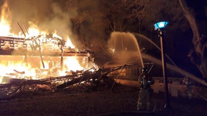 전북 김제 망해사에서 불...건물 한 채 전소 / YTN