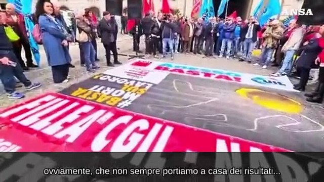 Morti sul lavoro, presidio dei sindacati a Napoli: Adesso basta