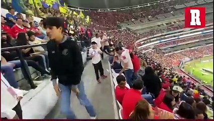 La afición del Toluca se empezó a salir del Azteca después del quinto gol del América